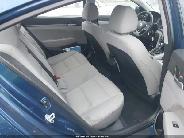 5NPD74LF8HH151817 2017 HYUNDAI ELANTRA - Image 8