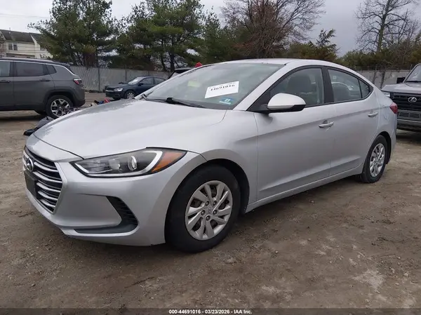 5NPD74LF8HH152000 2017 HYUNDAI ELANTRA - Image 2