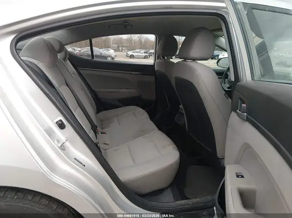 5NPD74LF8HH152000 2017 HYUNDAI ELANTRA - Image 8