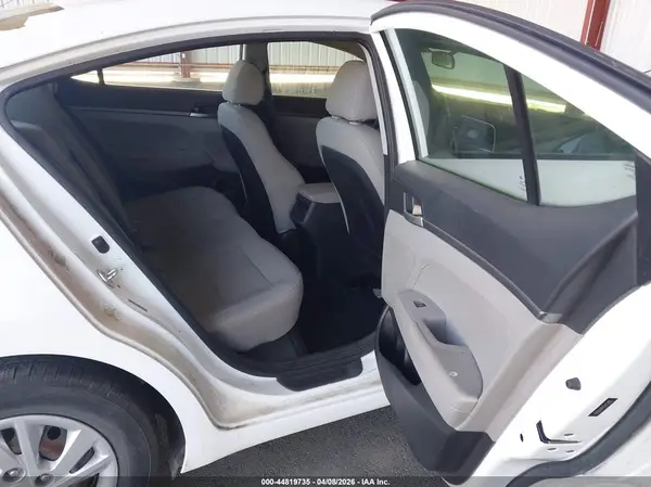 5NPD74LF8HH165099 2017 HYUNDAI ELANTRA - Image 8