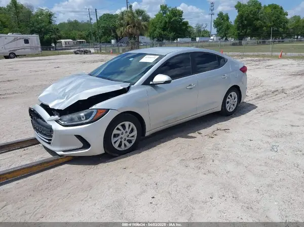 5NPD74LF8HH166852 2017 HYUNDAI ELANTRA - Image 2