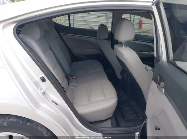 5NPD74LF8HH166852 2017 HYUNDAI ELANTRA - Image 8