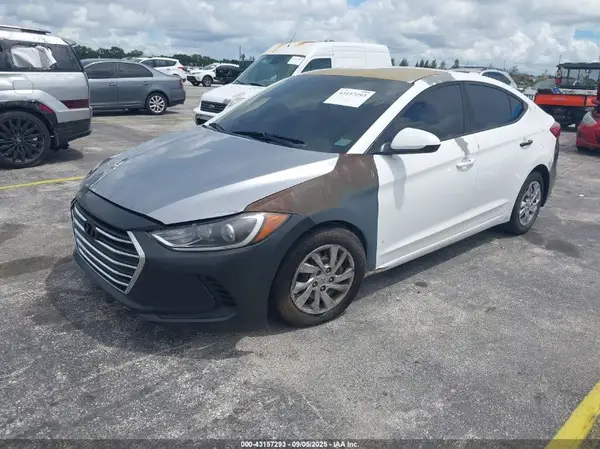 5NPD74LF8HH176006 2017 HYUNDAI ELANTRA - Image 2