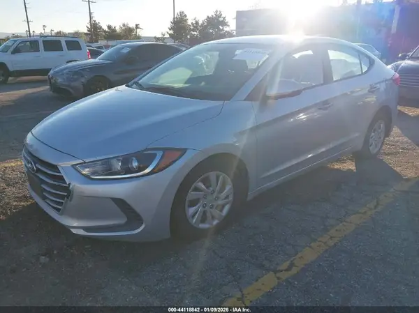5NPD74LF8HH176149 2017 HYUNDAI ELANTRA - Image 2