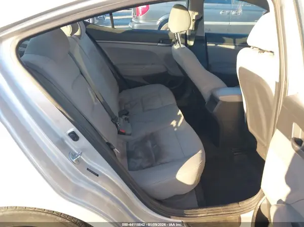 5NPD74LF8HH176149 2017 HYUNDAI ELANTRA - Image 8