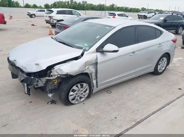 5NPD74LF8HH177477 2017 HYUNDAI ELANTRA - Image 2