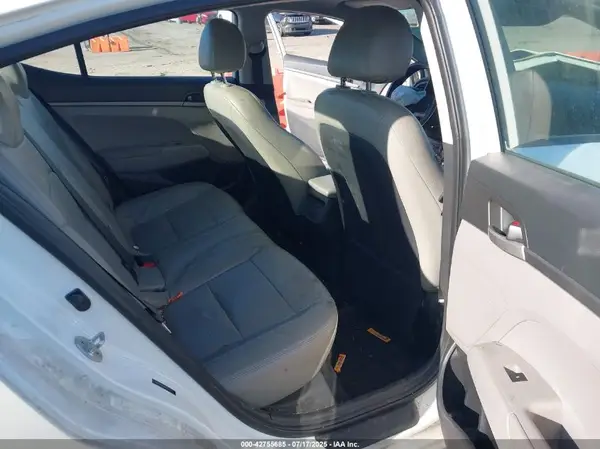 5NPD74LF8HH182971 2017 HYUNDAI ELANTRA - Image 8