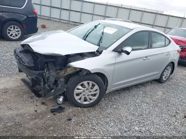 5NPD74LF8HH184090 2017 HYUNDAI ELANTRA - Image 2