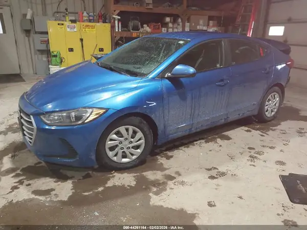 5NPD74LF8HH185787 2017 HYUNDAI ELANTRA - Image 2