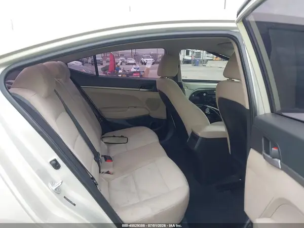 5NPD74LF8HH201714 2017 HYUNDAI ELANTRA - Image 8