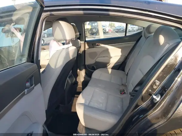 5NPD74LF8HH202362 2017 HYUNDAI ELANTRA - Image 8