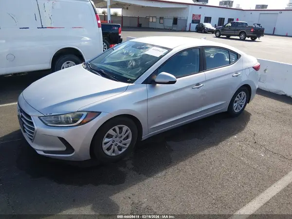 5NPD74LF8HH202829 2017 HYUNDAI ELANTRA - Image 2