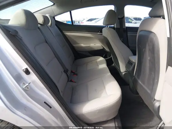 5NPD74LF8HH202829 2017 HYUNDAI ELANTRA - Image 8