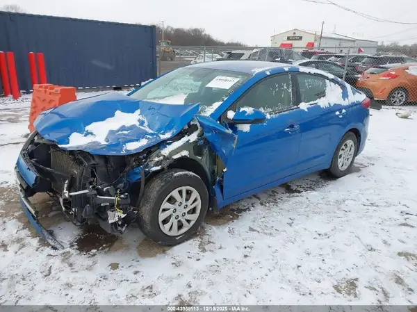 5NPD74LF8HH205536 2017 HYUNDAI ELANTRA - Image 2
