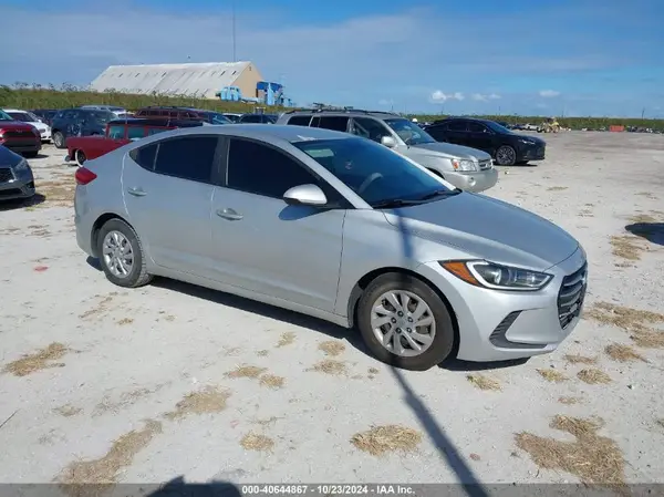 5NPD74LF8HH206539 2017 HYUNDAI ELANTRA - Image 1