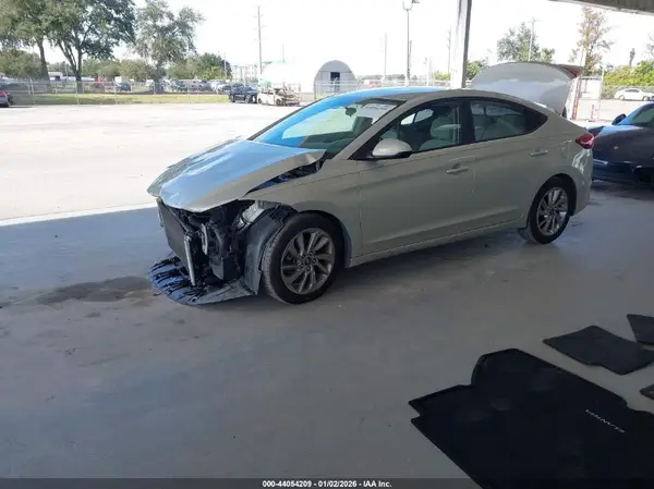 5NPD74LF8JH213643 2018 HYUNDAI ELANTRA - Image 2