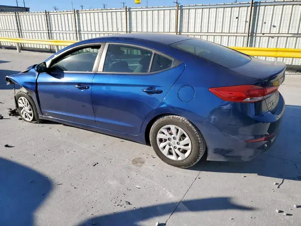 5NPD74LF8JH226070 2018 HYUNDAI ELANTRA - Image 2