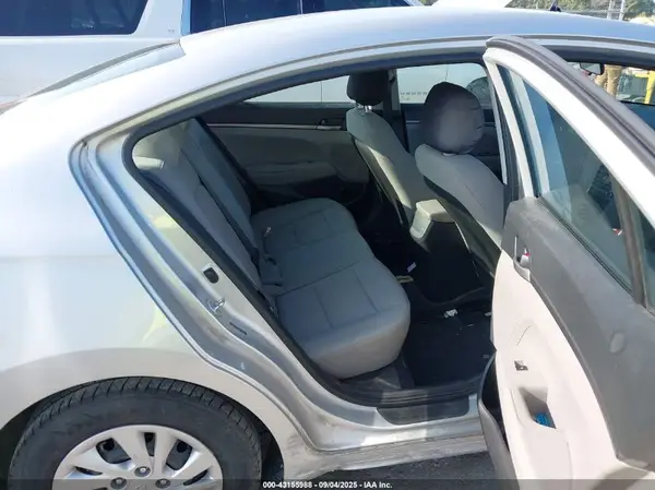 5NPD74LF8JH229678 2018 HYUNDAI ELANTRA - Image 8