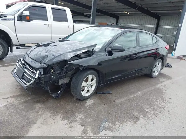 5NPD74LF8JH230796 2018 HYUNDAI ELANTRA - Image 2
