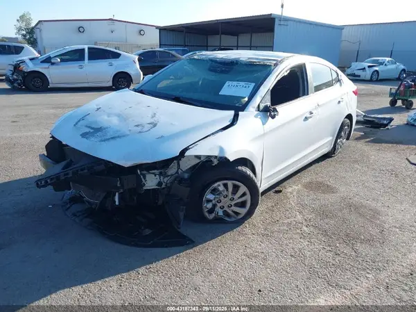 5NPD74LF8JH262308 2018 HYUNDAI ELANTRA - Image 2