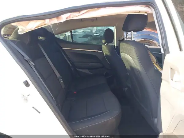 5NPD74LF8JH262308 2018 HYUNDAI ELANTRA - Image 8