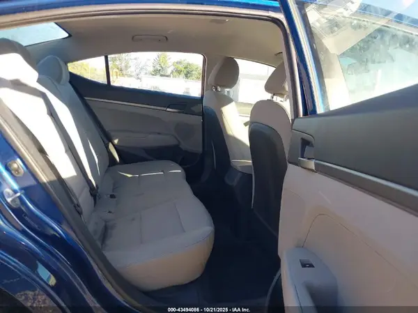 5NPD74LF8JH275365 2018 HYUNDAI ELANTRA - Image 8