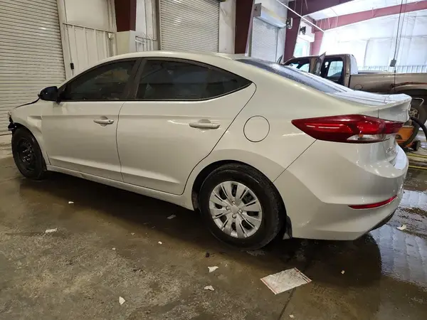 5NPD74LF8JH299245 2018 HYUNDAI ELANTRA - Image 2