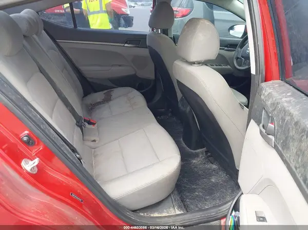 5NPD74LF8JH307098 2018 HYUNDAI ELANTRA - Image 8