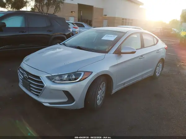 5NPD74LF8JH317081 2018 HYUNDAI ELANTRA - Image 2