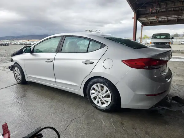 5NPD74LF8JH317095 2018 HYUNDAI ELANTRA - Image 2