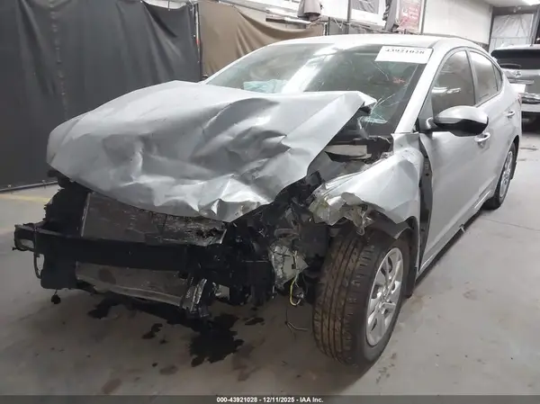 5NPD74LF8JH330705 2018 HYUNDAI ELANTRA - Image 2