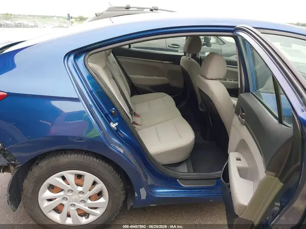 5NPD74LF8JH339632 2018 HYUNDAI ELANTRA - Image 8