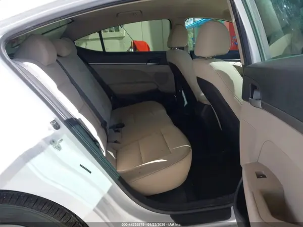 5NPD74LF8JH340439 2018 HYUNDAI ELANTRA - Image 8