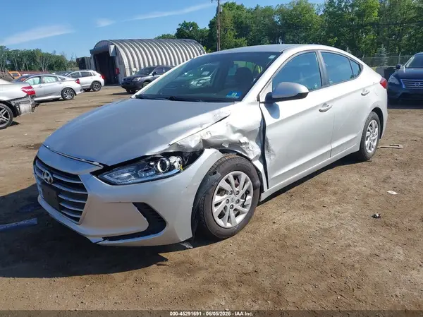 5NPD74LF8JH352140 2018 HYUNDAI ELANTRA - Image 2