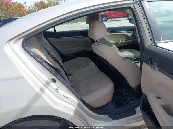 5NPD74LF8JH353059 2018 HYUNDAI ELANTRA - Image 8