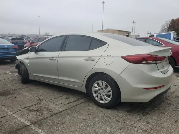 5NPD74LF8JH353692 2018 HYUNDAI ELANTRA - Image 2
