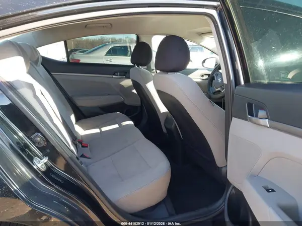 5NPD74LF8JH354468 2018 HYUNDAI ELANTRA - Image 8