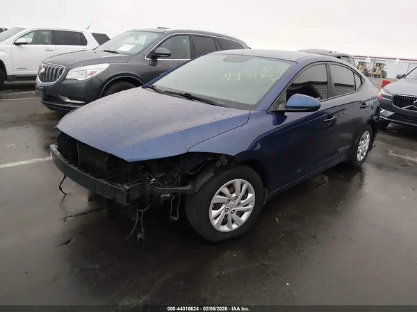5NPD74LF8JH372341 2018 HYUNDAI ELANTRA - Image 2