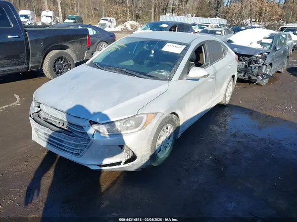 5NPD74LF8JH379127 2018 HYUNDAI ELANTRA - Image 2
