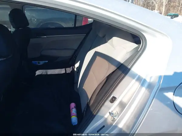5NPD74LF8JH379127 2018 HYUNDAI ELANTRA - Image 8