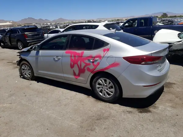 5NPD74LF8JH382643 2018 HYUNDAI ELANTRA - Image 2