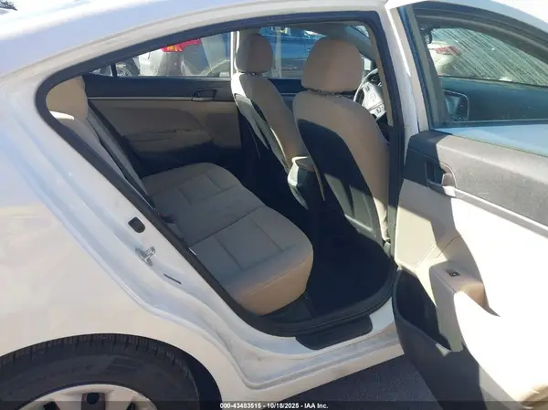 5NPD74LF8JH385171 2018 HYUNDAI ELANTRA - Image 8