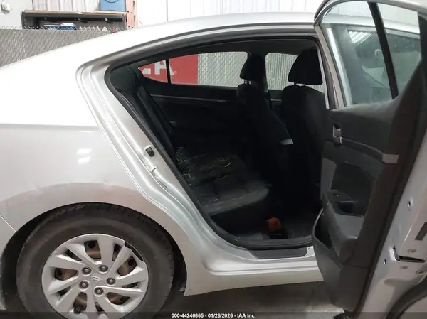 5NPD74LF8JH387485 2018 HYUNDAI ELANTRA - Image 8