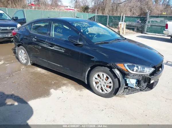 5NPD74LF8JH389463 2018 HYUNDAI ELANTRA - Image 1