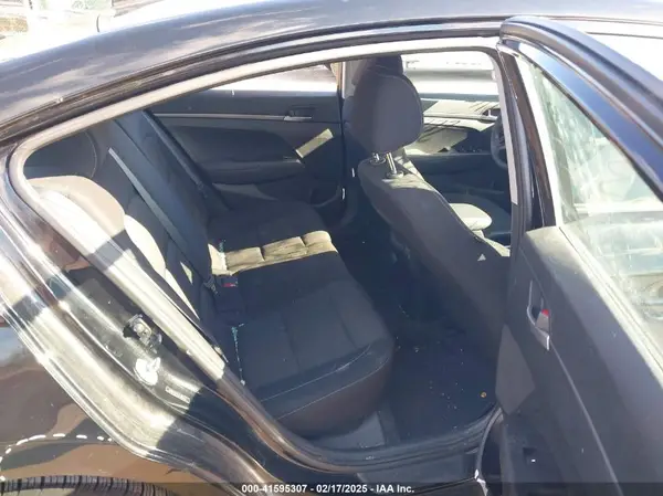 5NPD74LF8JH389463 2018 HYUNDAI ELANTRA - Image 8