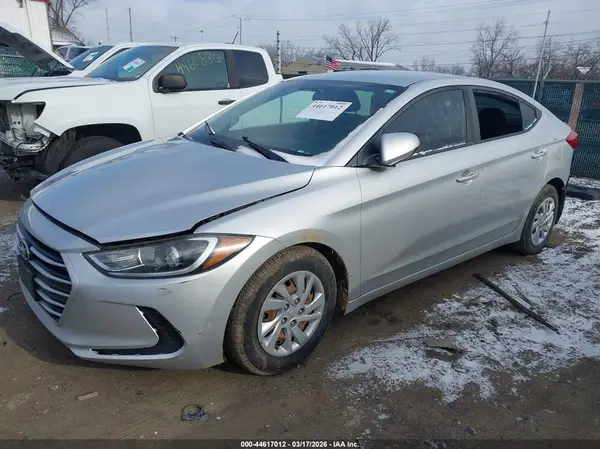 5NPD74LF8JH395697 2018 HYUNDAI ELANTRA - Image 2