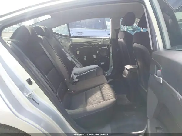 5NPD74LF8JH395697 2018 HYUNDAI ELANTRA - Image 8