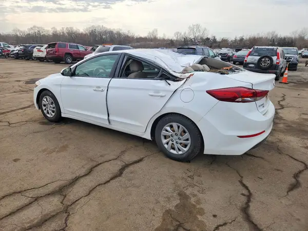 5NPD74LF8JH401143 2018 HYUNDAI ELANTRA - Image 2