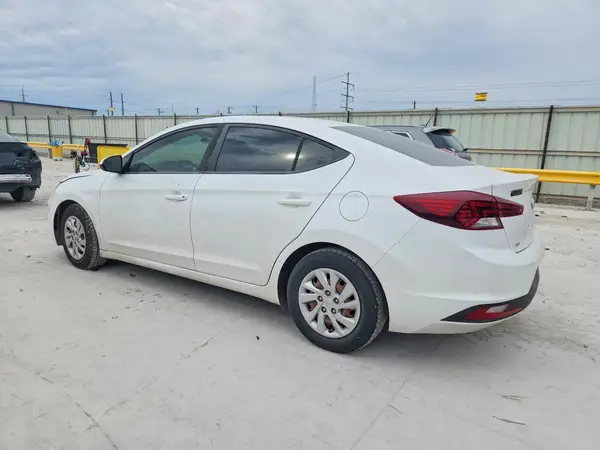 5NPD74LF8KH426562 2019 HYUNDAI ELANTRA - Image 2