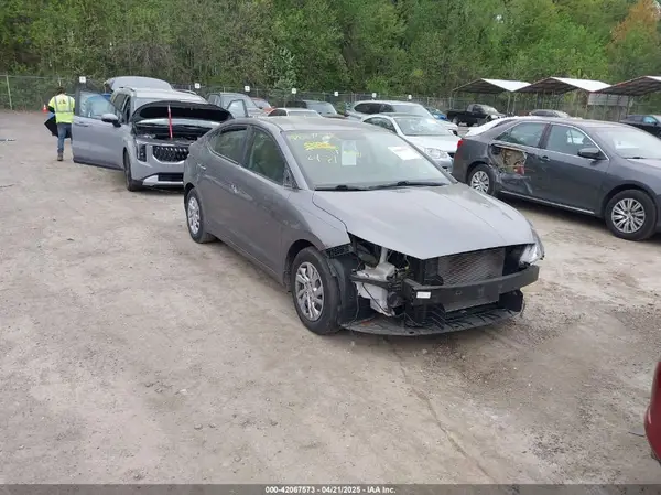 5NPD74LF8KH492643 2019 HYUNDAI ELANTRA - Image 1